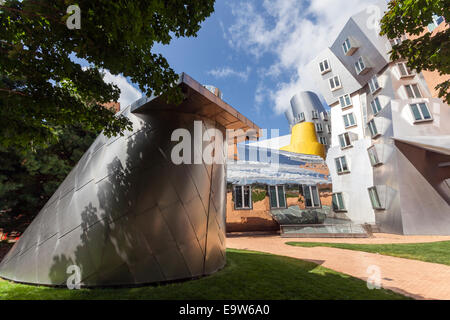 Le Ray et Maria Stata center ou d'un bâtiment 32, conçu par Frank Gehry, Cambridge, Massachusetts. Banque D'Images