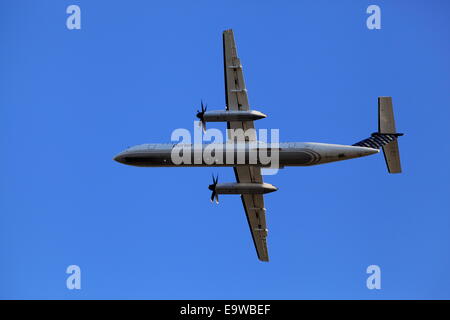 C-GLQP De Havilland Canada DHC-8-402Q Dash 8 Porter Airlines décollant de l'aéroport Ottawa YOW Canada Novembre 2, 2014 Banque D'Images