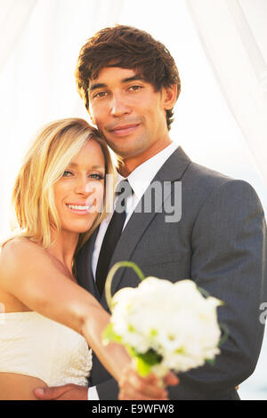 Mariage, Portrait of Happy Bride and Groom sur jour de Mariage Banque D'Images