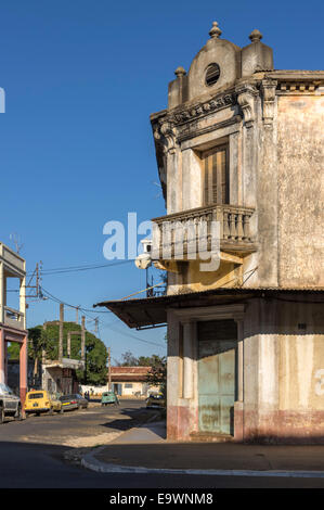 Un bâtiment de style colonial, à Diego Suarez Madagascar Banque D'Images