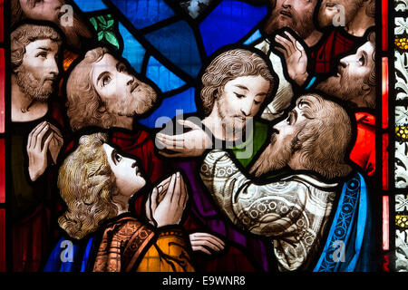 Détail de la fenêtre de l'Est, Saint John the Evangelist, Charlton, Worcestershire, Angleterre, RU Banque D'Images