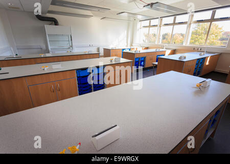 Classe de sciences école inoccupée Banque D'Images