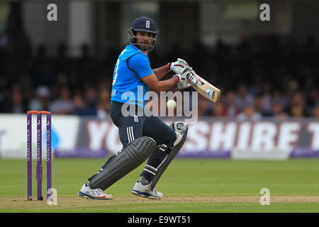 - Ravi Bopara Cricket de l'Angleterre les chauves-souris au cours de la London Royal match contre une journée à Sri Lanka en 2014 du Seigneur Banque D'Images