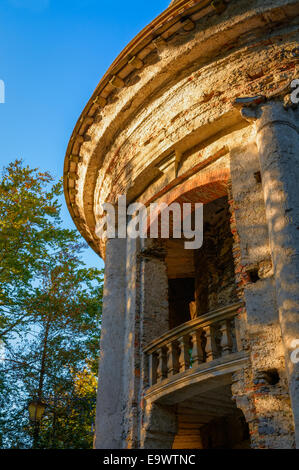 Une belle vue de l'abbaye de Monte Sacro dédiée à San Francesco, Orta San Giulio, Italie. Banque D'Images