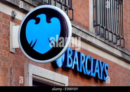 Londres, Angleterre, Royaume-Uni. Signe de la Barclays Bank Banque D'Images