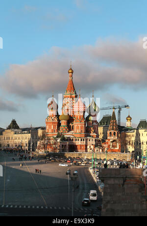 Dôme de basilics Cathédrale sur la Place Rouge à Moscou Banque D'Images