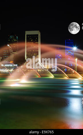 Fontaine de l'AMITIÉ (©TAYLOR Hardwick, 1963) SAINT JOHNS RIVER PARK CENTRE-VILLE JACKSONVILLE FLORIDA USA Banque D'Images