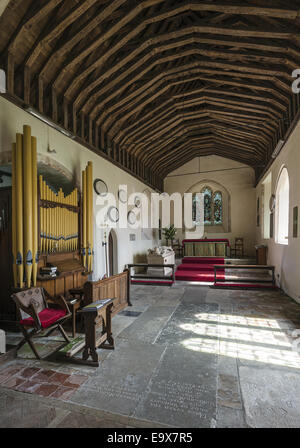 L'intérieur de l'église St Mary, fournitures médicales dans le Hampshire, England, UK Banque D'Images