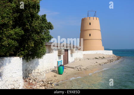 Vue de la tourelle au Al Dar beach resort sur une journée ensoleillée, Royaume de Bahreïn Banque D'Images