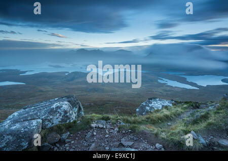 Une longue exposition du cloud via Suilven et Cul Mor de Stac Pollaidh Inverpolly Assynt,,, nord ouest de l'Ecosse Banque D'Images