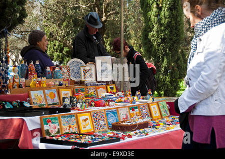 Vue horizontale d'une tuile décorative traditionnelle stall à Lisbonne. Banque D'Images