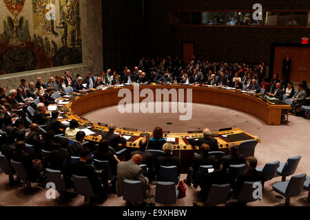 Une réunion en cours dans la salle du Conseil de sécurité, au Siège des Nations Unies à New York. Banque D'Images