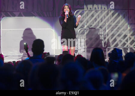 Calgary, Alberta, le peuvent. 29Th sep 2014. Sensation pop jazz canadienne Nikki Yanofsky live jouée à nous jours 2014 à Calgary. © Baden Roth/ZUMA/Alamy Fil Live News Banque D'Images