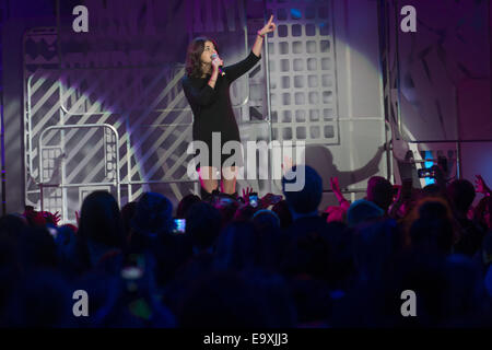 Calgary, Alberta, le peuvent. 29Th sep 2014. Sensation pop jazz canadienne Nikki Yanofsky live jouée à nous jours 2014 à Calgary. © Baden Roth/ZUMA/Alamy Fil Live News Banque D'Images