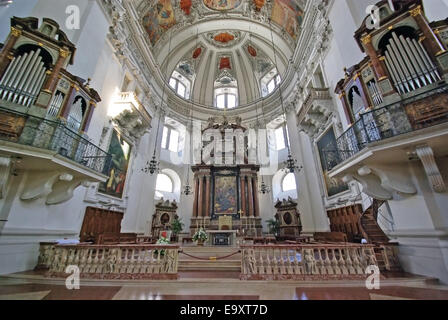 Vue de l'intérieur de la cathédrale de Salzbourg (Salzburger Dom) allemand en Autriche. Banque D'Images