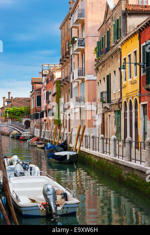 Belle vue sur un canal à Venise, Italie Banque D'Images