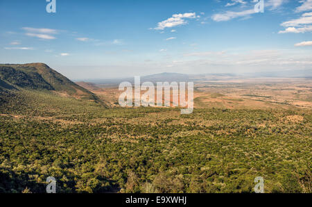 La grande vallée du Rift du Kamandura Mai-Mahiu Route de Narok, Kenya, Africa Banque D'Images
