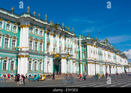 Palais d'hiver (1764), le logement l'Ermitage, de la place du Palais, le centre de Saint-Pétersbourg, la Russie, l'Europe Banque D'Images