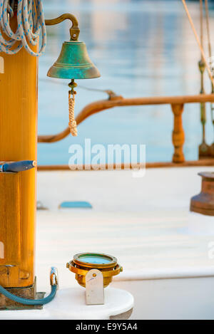 Cloche du navire sur un yacht close up Banque D'Images