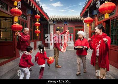 La famille sur le Nouvel An chinois Banque D'Images