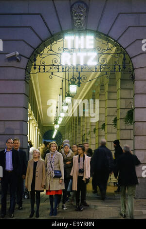 Londres, Royaume-Uni - 03 novembre, 2014 : Le Ritz Hotel, 5 étoiles, situé à Piccadilly, style néo-classique, construit par Charles Mewes ouverte, Banque D'Images