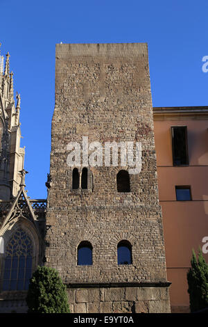 L'Espagne. La Catalogne. Barcelone. Clocher carré du deuxième mur de la ville romaine. 3ème-4ème siècle. Banque D'Images