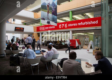 Maison de Vodafone, le quartier général de la Division mondiale appelé Vodafone Group plc. dans le Berkshire. Photos prises dans les machi atrium Banque D'Images