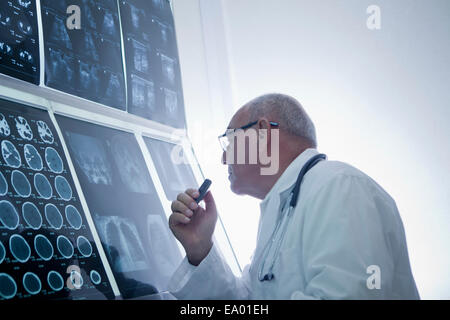 Les résultats de l'analyse de l'analyse de médecin Banque D'Images