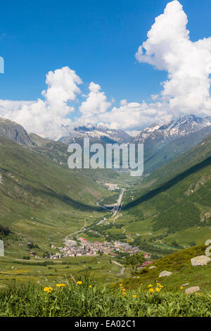 Le village de Realp au début de la Furka, Alpes Suisses, Canton d'Uri, en Suisse. Banque D'Images