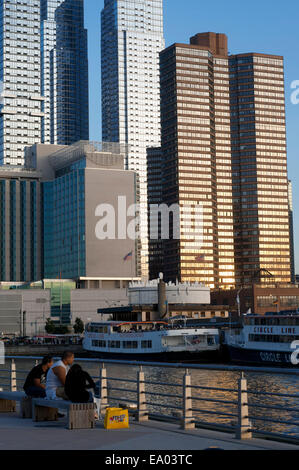 La partie basse de Manhattan. La promenade à travers le pont de Brooklyn est bien connu, mais pas tant le Staten Island Ferry, un ferry à un autre Banque D'Images