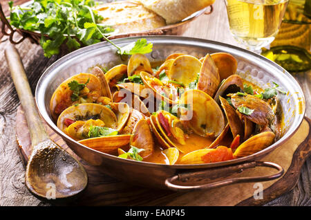 Vongole en sauce tomate Banque D'Images