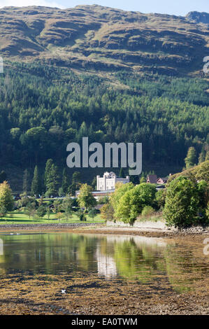 Le Loch Goil Lochgoilhead ; ; ; ; ; sunny Drimsynie House ; réflexions ; ; ; Bute Argyll en Écosse ; UK Banque D'Images