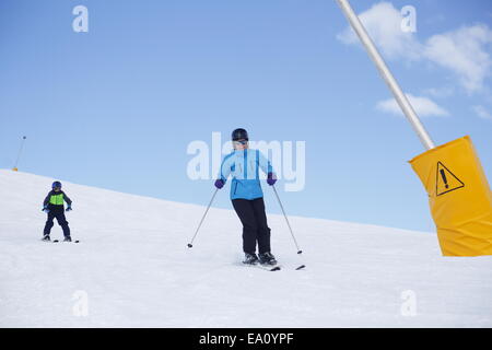 deux pilotes de ski Banque D'Images