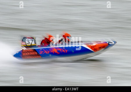 Bateau gonflable course offshore Zapcats Banque D'Images