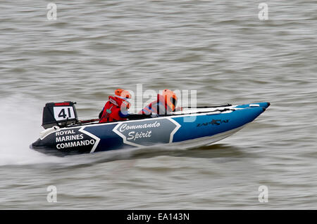 Bateau gonflable course offshore Zapcats Banque D'Images