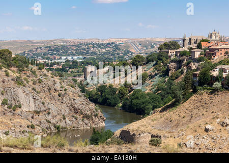 River Tagos à Tolède, Castille la Manche, Espagne Banque D'Images