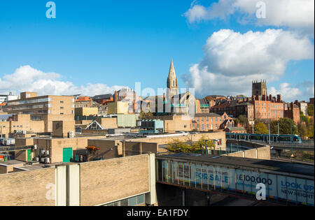 Vue sur le marché de la dentelle depuis le sommet du Broadmarsh car Park avant sa démolition à Nottingham City, en Angleterre, au Royaume-Uni Banque D'Images