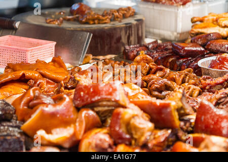 L'alimentation de rue chinois au marché traditionnel à Taipei, Taiwan Banque D'Images