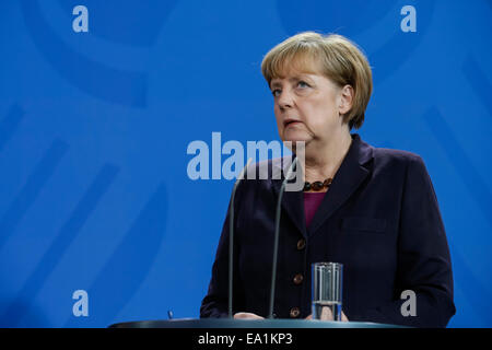 Berlin, Allemagne. 05Th Nov, 2014. Juan Manuel Santos, président de la Colombie et de la Chancelière allemande Angela Merkel (CDU), donnent une conférence de presse conjointe après réunion à la Chancellerie allemande le Novembre 05th, 2014 à Berlin, Allemagne./Photo : la Chancelière Angela Merkel. Credit : Reynaldo Chaib Paganelli/Alamy Live News Banque D'Images