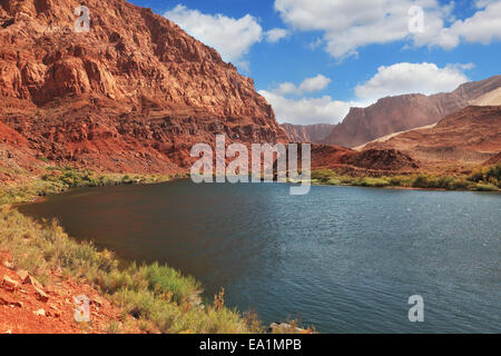 Dans le tourbillon sombre Colorado River Banque D'Images