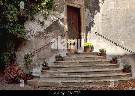 Escalier d'un ancien domaine viticole maison Banque D'Images