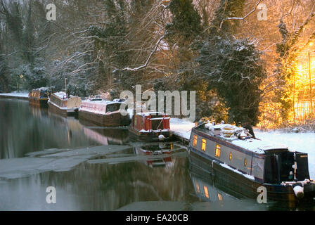 Grand Union Canal à Berkhamsted en hiver Banque D'Images