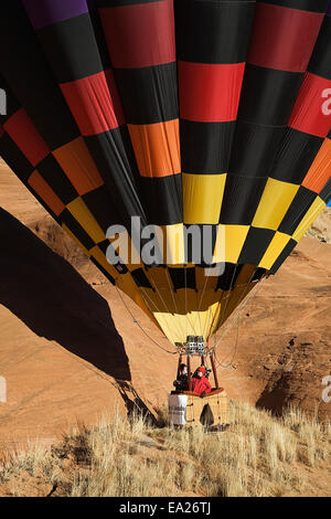 La roche rouge Balloon Rally a lieu chaque mois de décembre à Gallup, au Nouveau Mexique, dispose de montgolfières. Banque D'Images