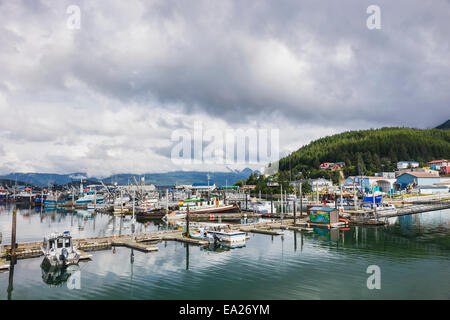 Cordova petit bateau port, Prince William Sound, Southcentral Alaska, USA. Banque D'Images