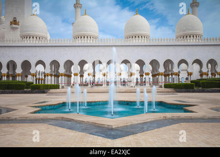 Grande Mosquée de Sheikh Zayed, Abu Dhabi, Émirats arabes unis, Moyen Orient Banque D'Images