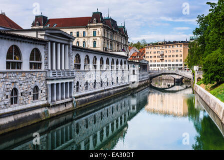 Ljubljana triple pont (Tromostovje) et de la rivière Ljubljanica, Ljubljana, Slovénie, Europe Banque D'Images