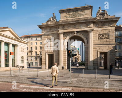 Extérieur de Monumento di Porta Garibaldi, Milan, Lombardie, Italie, Europe Banque D'Images