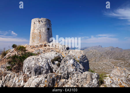 Talaia d'Albercuix watchtower, Cap de Formentor, à proximité de Pollensa, Majorque, Iles Baléares, Espagne, Méditerranée Banque D'Images