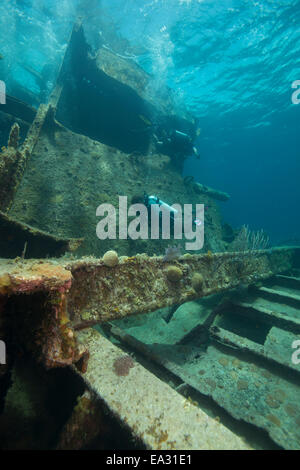 Plongée sur épave plongée dans les îles Turques et Caïques, Antilles, Amérique Centrale Banque D'Images