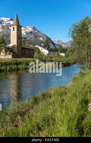 Église de Sils-Baselgia au Lac de Sils en été, Suisse | Kirche von Sils-Baseglia suis Silser Voir im Sommer, Schweiz Banque D'Images